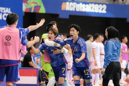 フットサル日本代表 インドネシアとの接戦制し準決勝進出!「最後まで諦めなかった」/スポーツ/デイリースポーツ online