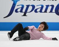 　着氷に失敗し、驚いた表情の宇野昌磨（撮影・高石航平）