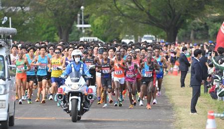　箱根駅伝出場をかけ、予選会に挑む選手たち（撮影・伊藤笙子）