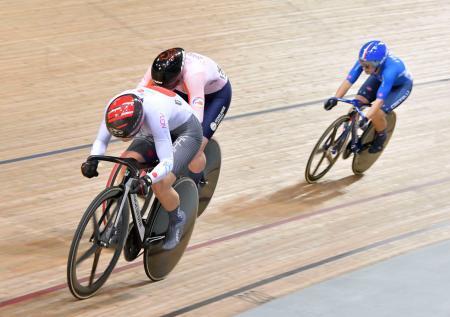 女子ケイリン、佐藤が２年連続銀世界自転車、太田と梅川は敗退