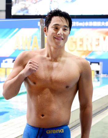 　男子２００メートル個人メドレーで優勝し、笑顔の瀬戸大也＝東京辰巳国際水泳場