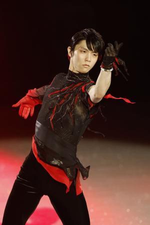 羽生結弦さんがプロ初公演横浜で自ら演出の単独ショー