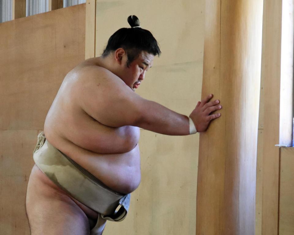 　鉄砲を行う貴景勝