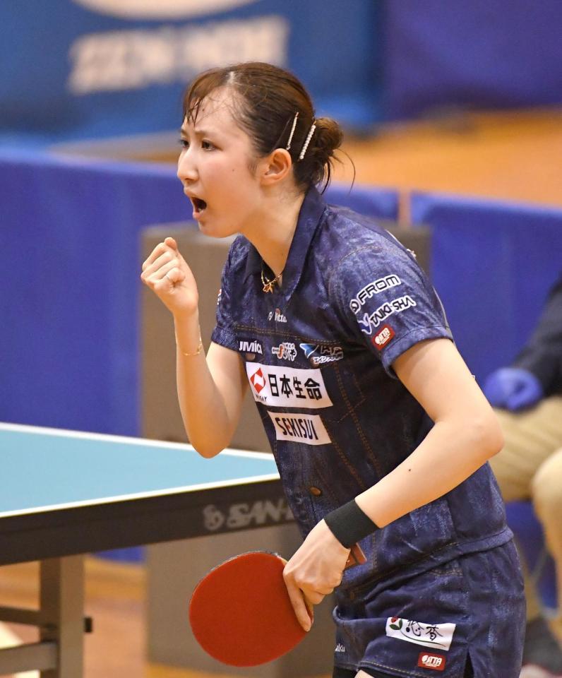 　準々決勝で張本美和からポイントを奪い、ほえる早田ひな（撮影・伊藤笙子）