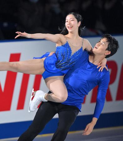 　エキシビションでも観客を笑顔にした三浦璃来、木原龍一組