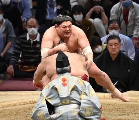 　優勝決定ともえ戦で阿炎（奥）が高安を破る