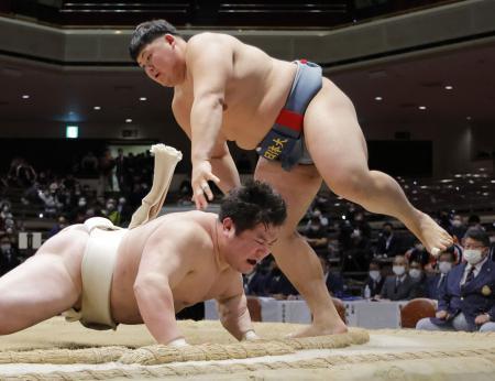 日体大の中村が２連覇全日本相撲、アマ横綱に