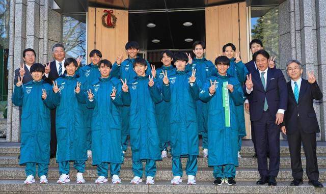 青学大 箱根連覇へ 原監督「山」に勝機 駒大に「1分半以上離されると危険」