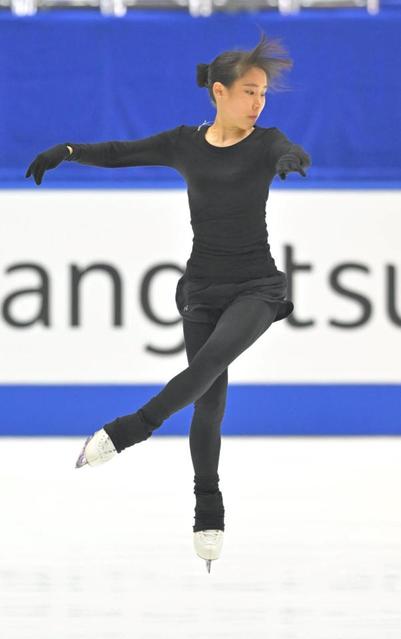 三原舞依、公式練習でSP「戦メリ」に安定感 フィギュアスケート