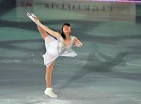 　演技する三原舞依（撮影・山口登）