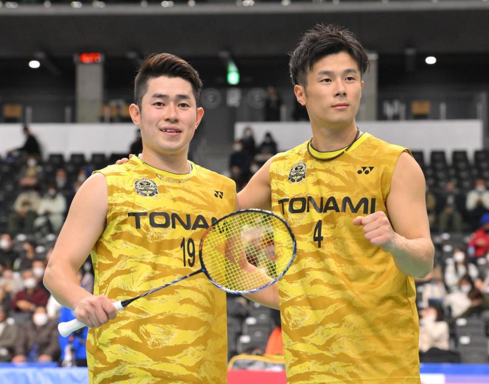 　男子ダブルス決勝を制し、初優勝を果たした保木卓朗（左）、小林優吾ペア（撮影・伊藤笙子）