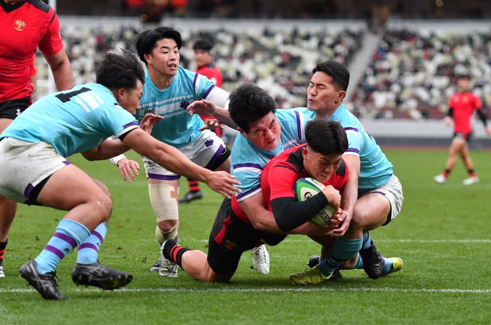 　前半、トライを奪う帝京大・小村真也（撮影・開出牧）