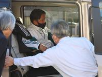 　引き揚げる青学大の原監督