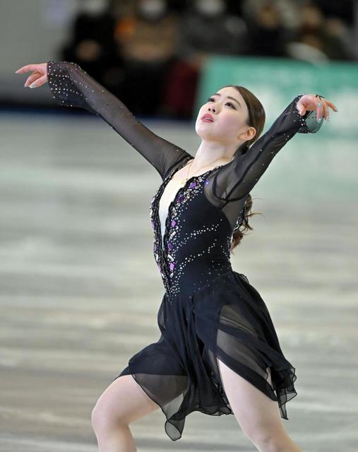 紀平梨花、黒の衣装でしっとりと舞う 「ユー・レイズ・ミー・アップ」を披露