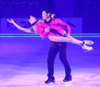 　華麗な演技を披露する村元哉中・高橋大輔組（撮影・西岡正）