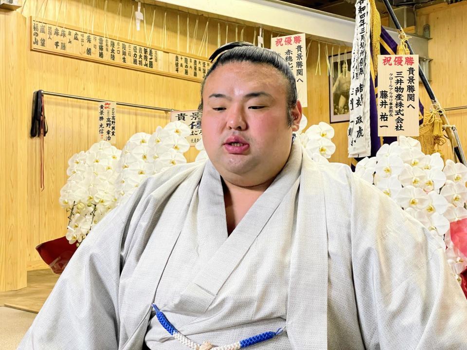 貴景勝 愛息とV記念写真に感慨「昔、俺も力士だったと残る」義父・北天佑への思いも明かす/スポーツ/デイリースポーツ online