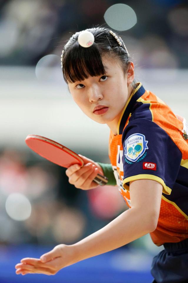 　ジュニアの女子シングルスで準決勝進出を決めた張本美和