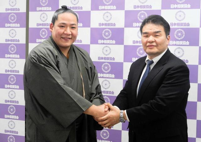 玉正鳳　所要６８場所うれしい新十両　外国出身力士で戦後２番目のスロー出世