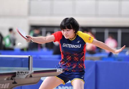 女子シングルス６回戦で伊藤美誠を破った横井咲桜（撮影・開出牧）