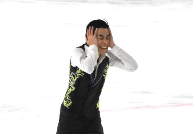 演技を終え頭を抱える織田信成