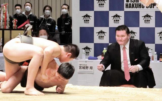 「白鵬杯」にウクライナからも参加者　宮城野親方「本当によく来てくれた」