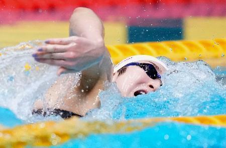 　女子１００メートル自由形決勝　５４秒４３で優勝した池江璃花子＝東京辰巳国際水泳場