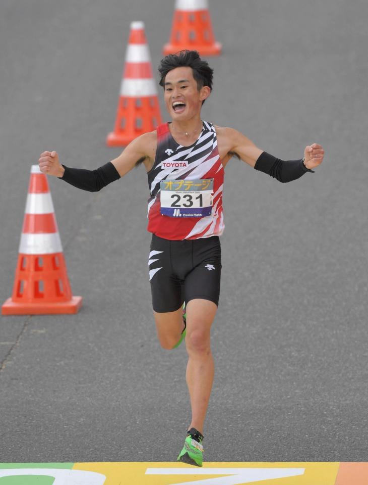 　日本人トップでフィニッシュする西山和弥（撮影・北村雅宏）