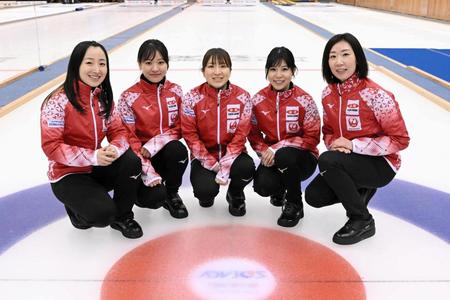 　世界選手権に出場する日本代表のロコ・ソラーレ、（左から）藤沢五月、吉田知那美、鈴木夕湖、吉田夕梨花、石崎琴美（Ｃ）ＪＣＡ　ＩＤＥ