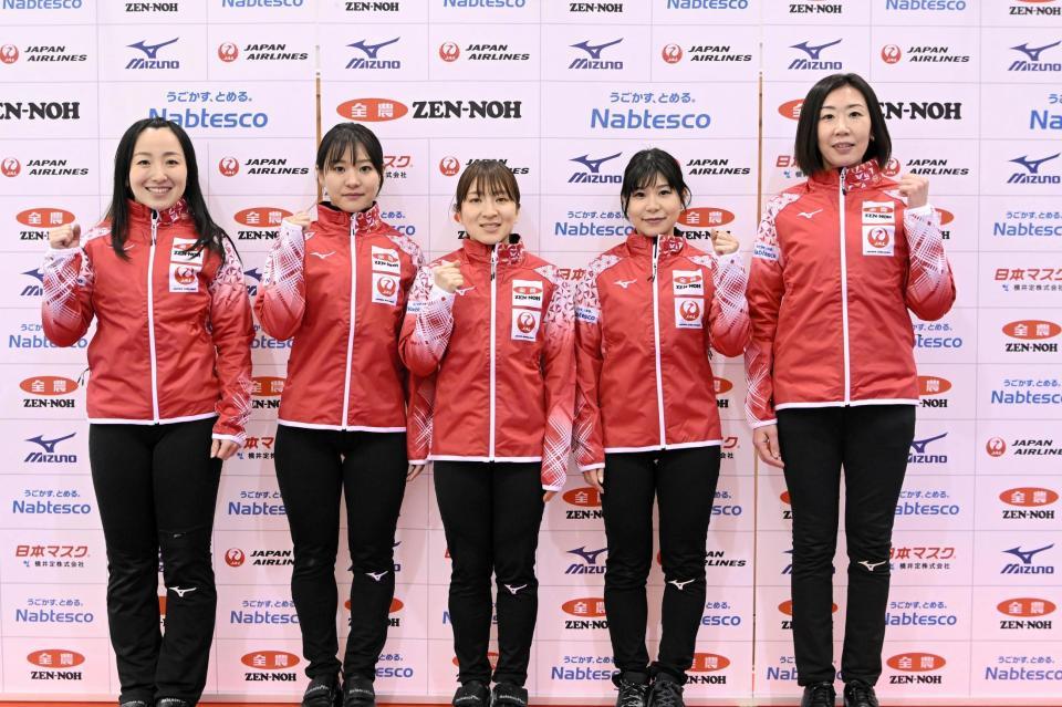 　世界選手権に出場する日本代表のロコ・ソラーレ、（左から）藤沢五月、吉田知那美、鈴木夕湖、吉田夕梨花、石崎琴美（Ｃ）ＪＣＡ　ＩＤＥ