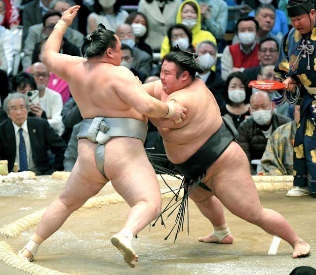 貴景勝　綱とりへ初星　一気押し出し連敗逃れた　八角理事長「良い相撲」