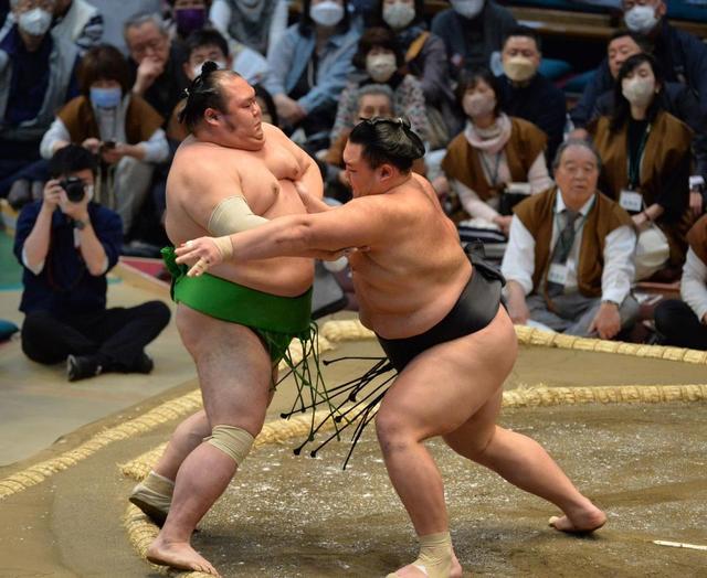 朝乃山５勝目「体は動いている」過去１勝４敗の千代丸を圧倒で自賛