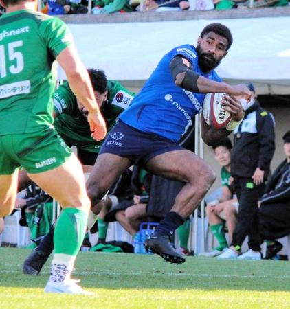 　トライを決める埼玉のコロインベテ
