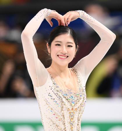 女子フリーを終えてポーズを決めるイ・ヘイン（撮影・堀内翔）