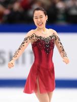 　女子フリーを終えて悔しそうな表情を見せる三原舞依