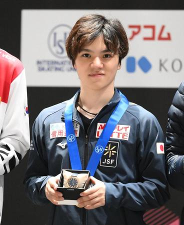 　スモールメダルセレモニーに出席した宇野昌磨（撮影・堀内翔）