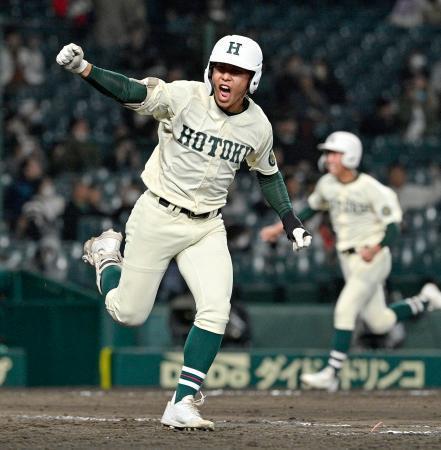 山梨学院が初の４強入り　選抜高校野球第１０日
