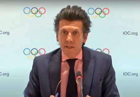 　ＩＯＣ理事会後にオンラインで記者会見するデュビ五輪統括部長＝２９日（共同）