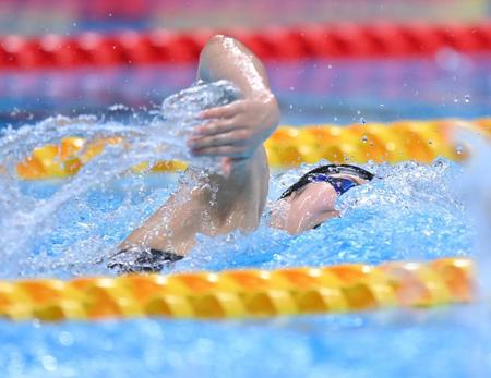 　女子１００ｍ自由形予選に出場する池江璃花子（撮影・西岡正）