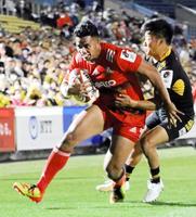 　前半、タックルを食らいながらトライまで持っていった神戸のナンバー８サウマキ