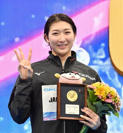 　女子５０ｍバタフライで優勝し３冠の池江璃花子（撮影・佐々木彰尚）