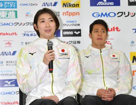 　日本代表選手に選出された池江璃花子（左）と瀬戸大也（撮影・佐々木彰尚）