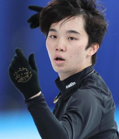 　公式練習で調整する友野一希