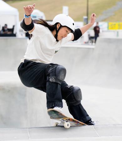 　女子パークで準決勝進出を決めた小川希花＝ムラサキパークかさま