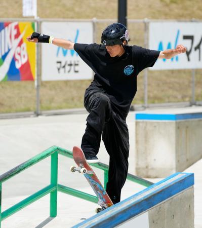 　男子ストリートで優勝した長井太雅＝ムラサキパークかさま