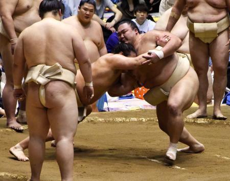 十両の朝乃山「勝てるように」　幕内復帰へ意欲的