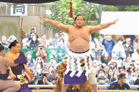 照ノ富士、夏場所「出る予定」　春巡業、靖国神社で奉納相撲