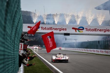 トヨタ勢が１、２位　自動車世界耐久選手権