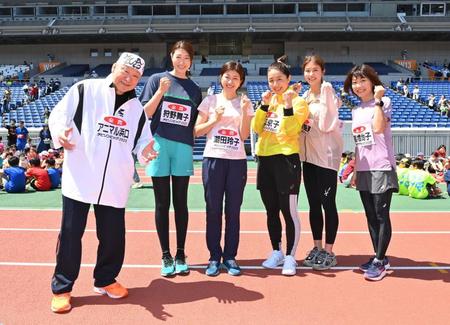 アニマル浜口がきんに君に熱血ポージング指導　娘・京子も肉体美披露で応戦「気合だ！」「パワ～」の“共演”も