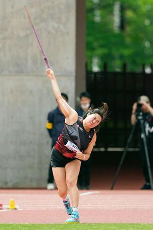 　女子やり投げ決勝　６４メートル４３の大会新で優勝した北口榛花