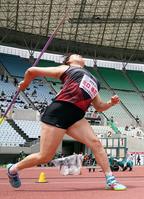 　女子やり投げ決勝　６４メートル４３の大会新で優勝した北口榛花